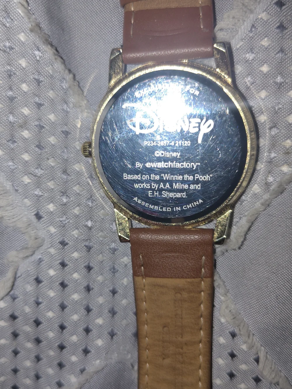 Disney Winnie The Pooh Gold Tone Cardiff Alloy Watch